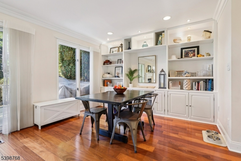 Wayne Twp., New Jersey, 07470, United States, 2 Bedrooms Bedrooms, ,3 BathroomsBathrooms,Residential,For Sale,2002003