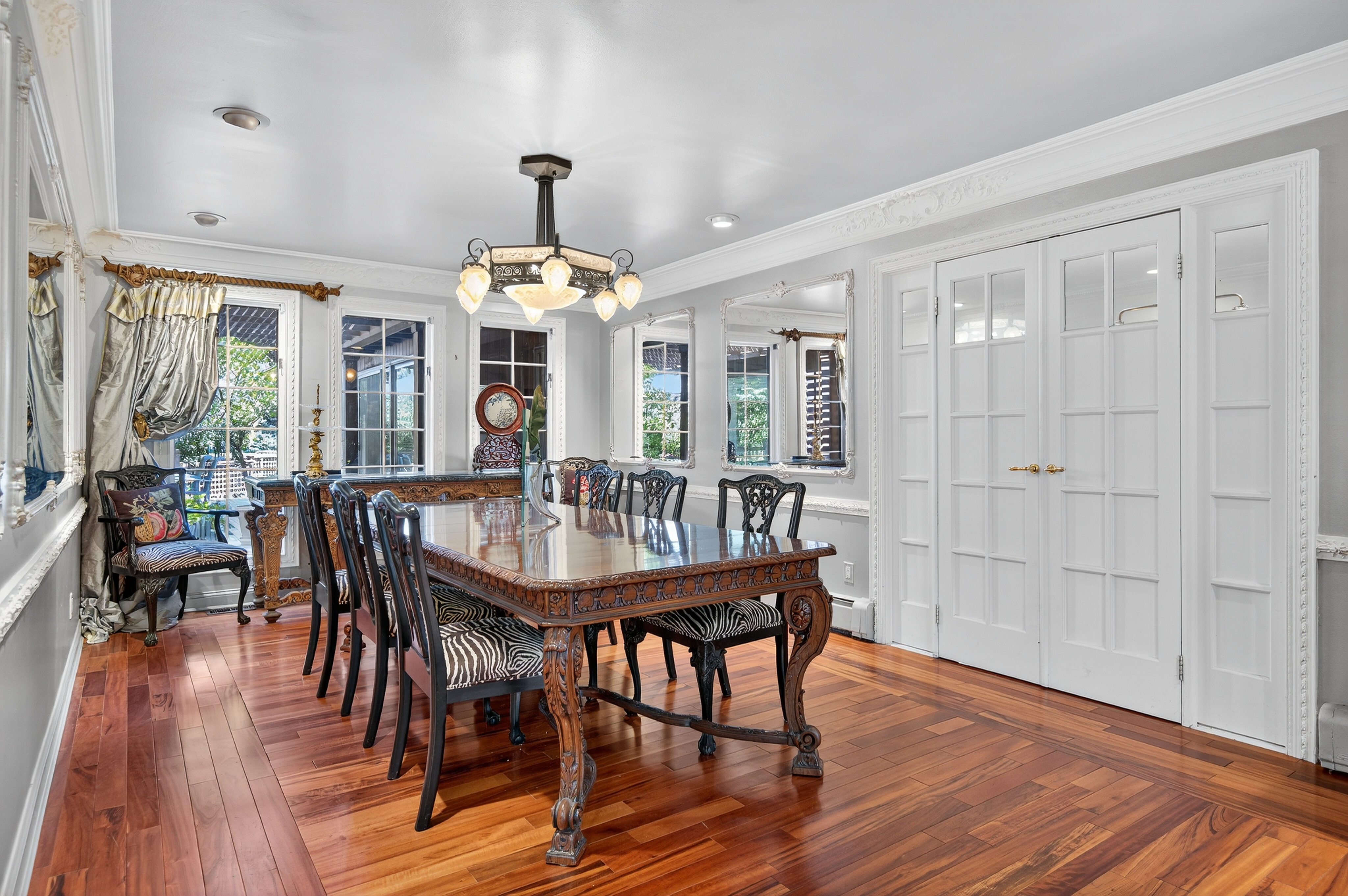  9 Applegreen Drive, Old Westbury, NY 11568 - 物件實景