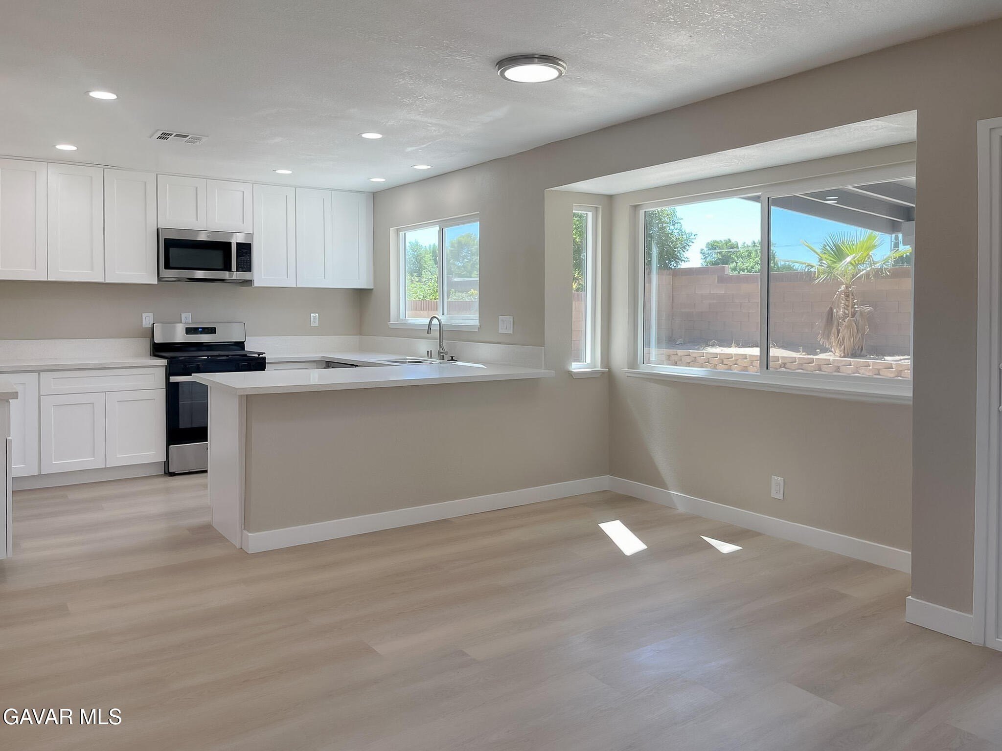 Lancaster, California, 93536, United States, 5 Bedrooms Bedrooms, ,3 BathroomsBathrooms,Residential,For Sale,1921433