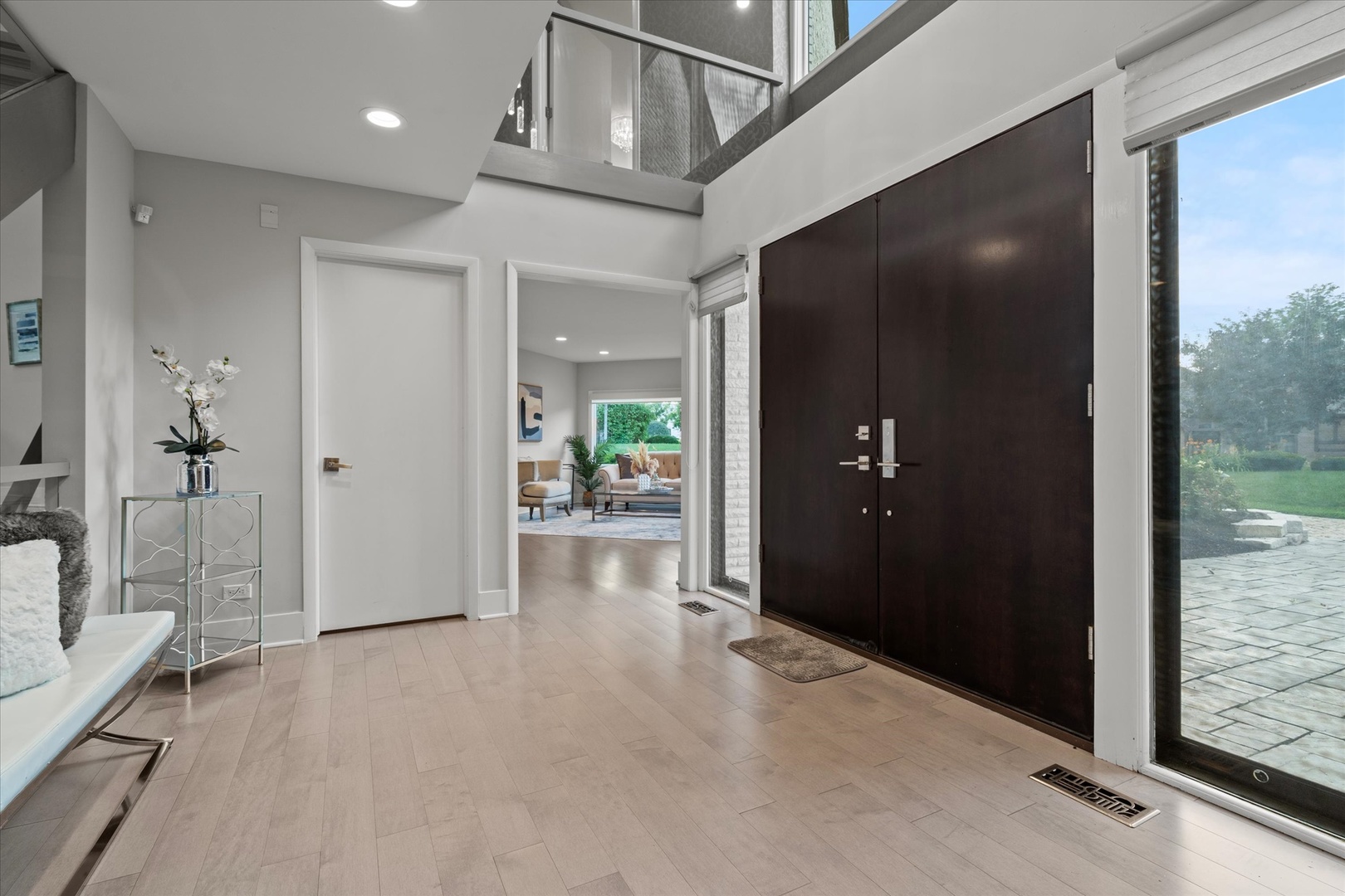 Oak Brook, Illinois, 60523, United States, 5 Bedrooms Bedrooms, ,6 BathroomsBathrooms,Residential,For Sale,1903537