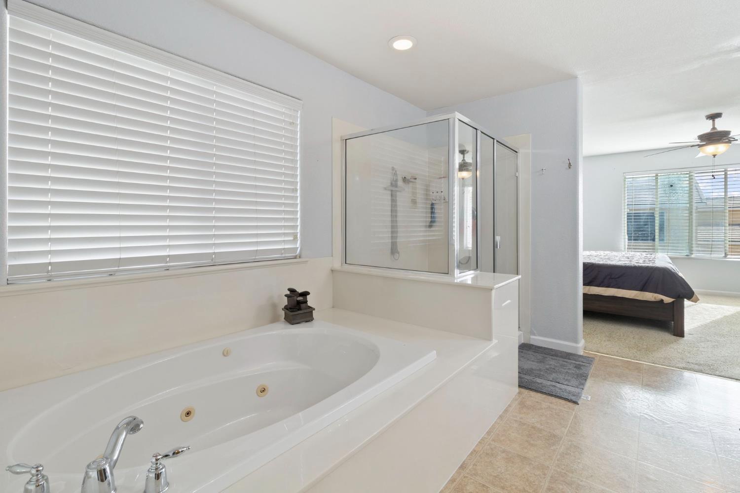 Patterson, California, 95363, United States, 5 Bedrooms Bedrooms, ,3 BathroomsBathrooms,Residential,For Sale,1982239