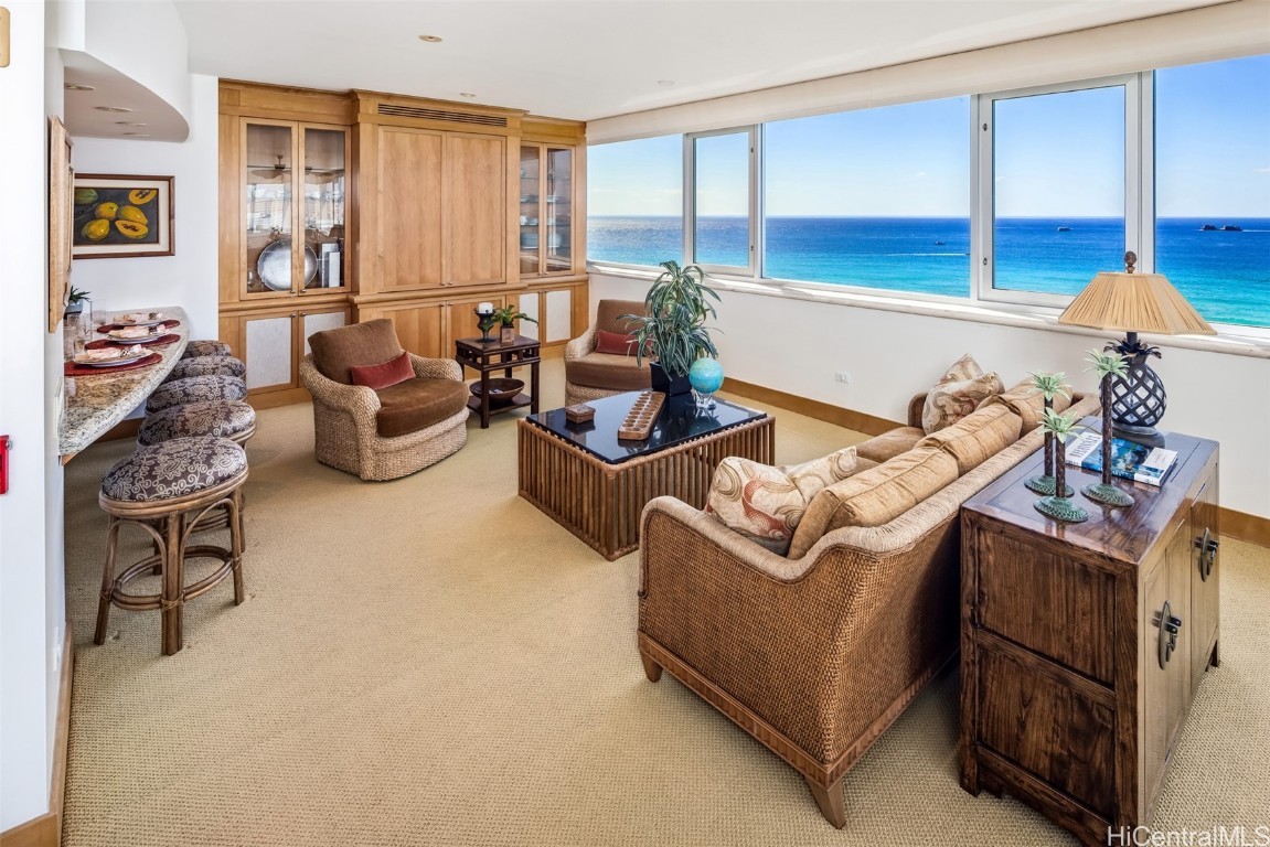 Honolulu, Hawaii, 96815, United States, 2 Bedrooms Bedrooms, ,4 BathroomsBathrooms,Residential,For Sale,1713125