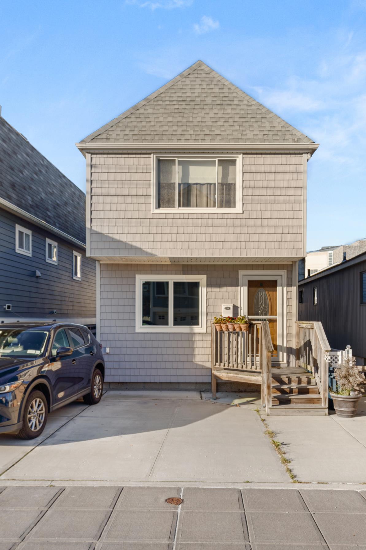 Broad Channel, New York, 11693, United States, 3 Bedrooms Bedrooms, ,1 BathroomBathrooms,Residential,For Sale,1982489