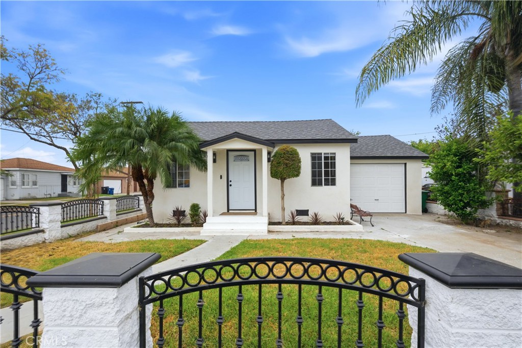 Bell, California, 90201, United States, 2 Bedrooms Bedrooms, ,1 BathroomBathrooms,Residential,For Sale,2048327