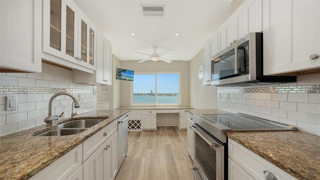 Sarasota, Florida, 34236, United States, 2 Bedrooms Bedrooms, ,2 BathroomsBathrooms,Residential,For Sale,1960726