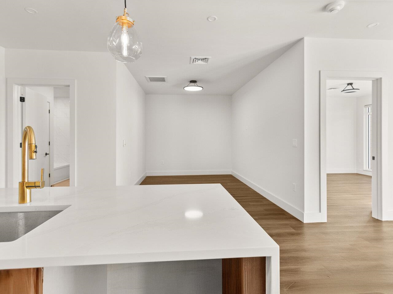Burlington, Vermont, 05401, United States, 2 Bedrooms Bedrooms, ,1 BathroomBathrooms,Residential,For Sale,1942115