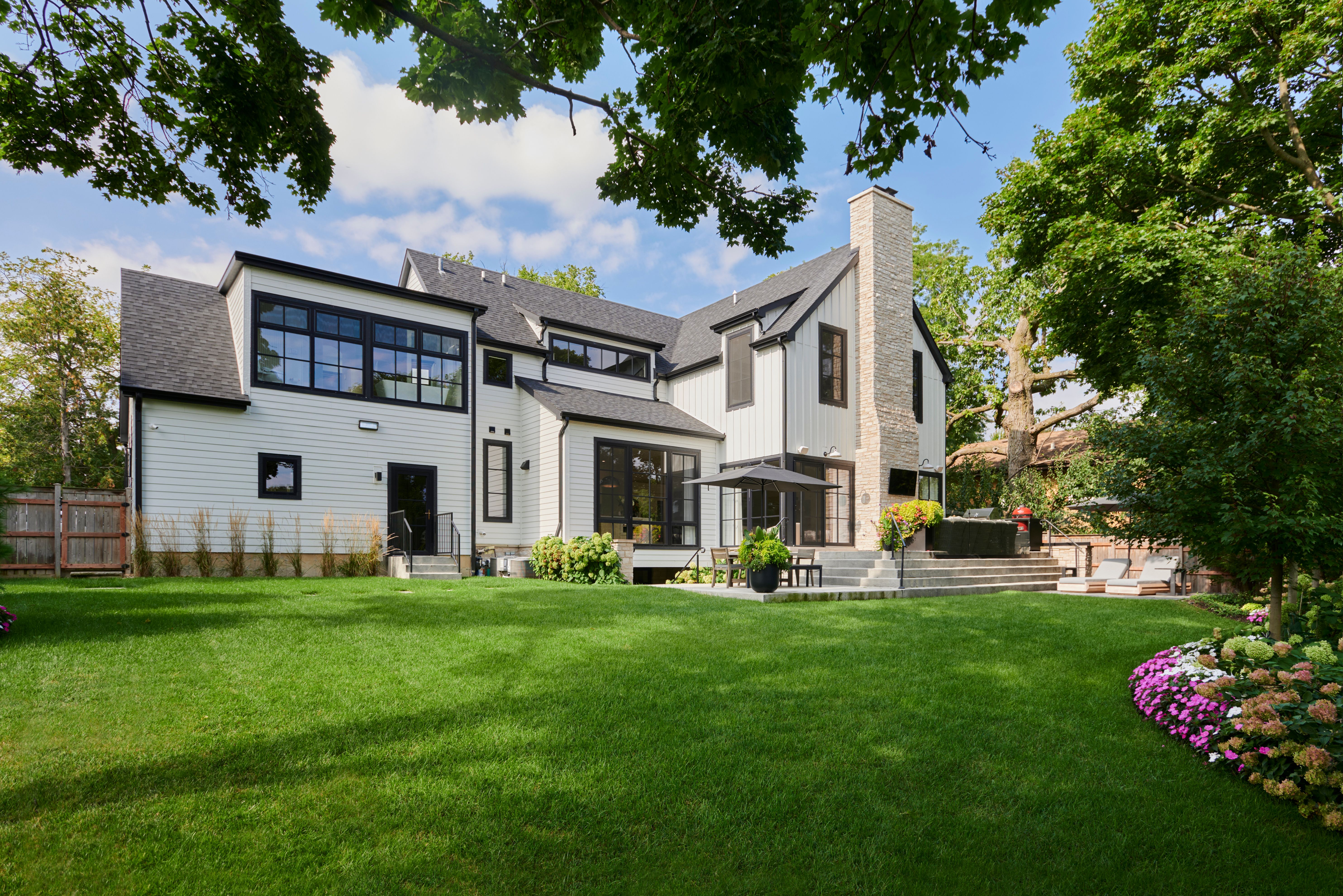  Home that Perfectly Balances Modern Elegance with Timeless Design - 物件實景