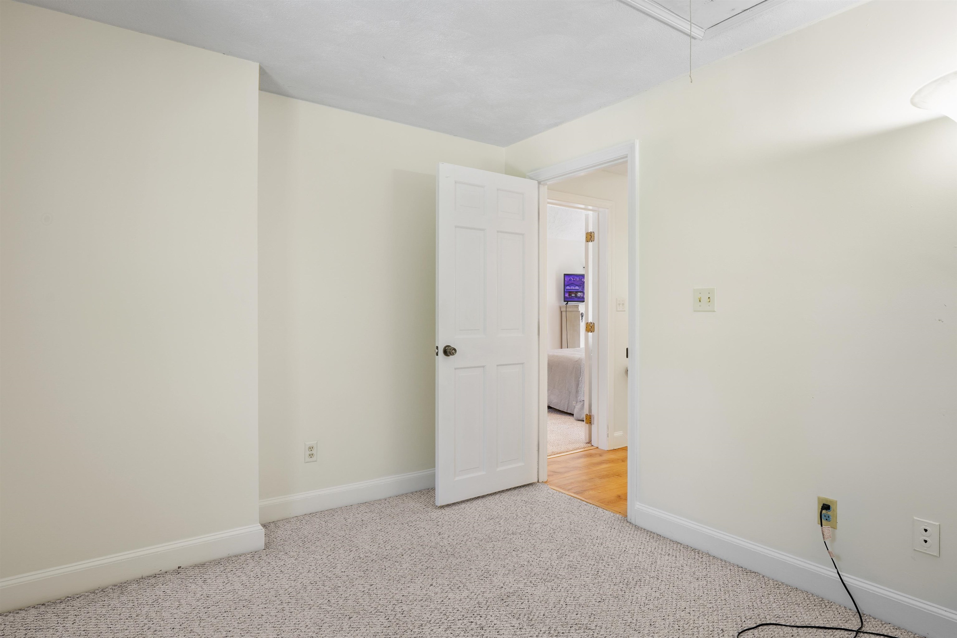 Plaistow, New Hampshire, 03865, United States, 4 Bedrooms Bedrooms, ,3 BathroomsBathrooms,Residential,For Sale,1987491