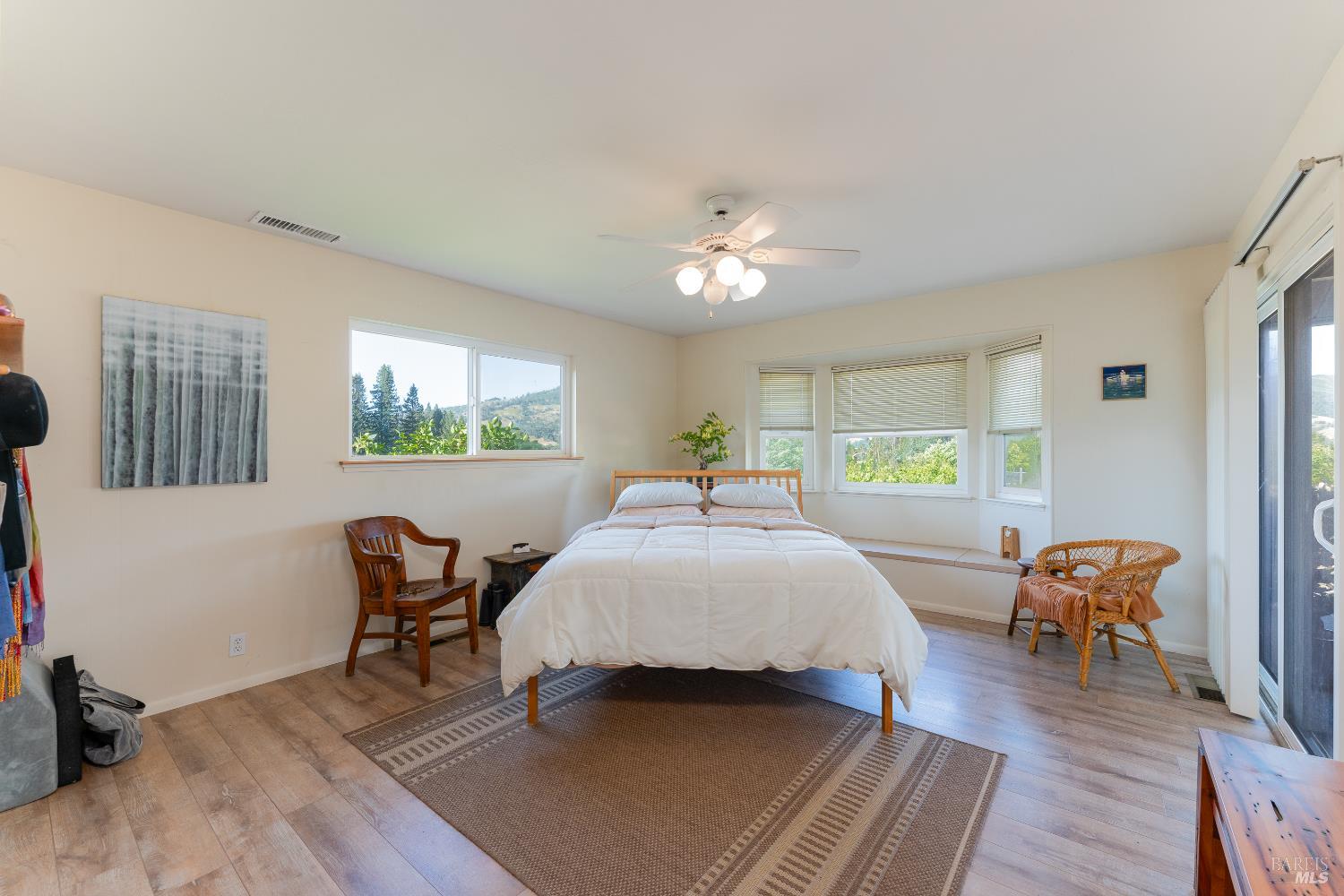 Redwood Valley, California, 954470, United States, 4 Bedrooms Bedrooms, ,3 BathroomsBathrooms,Residential,For Sale,1838105
