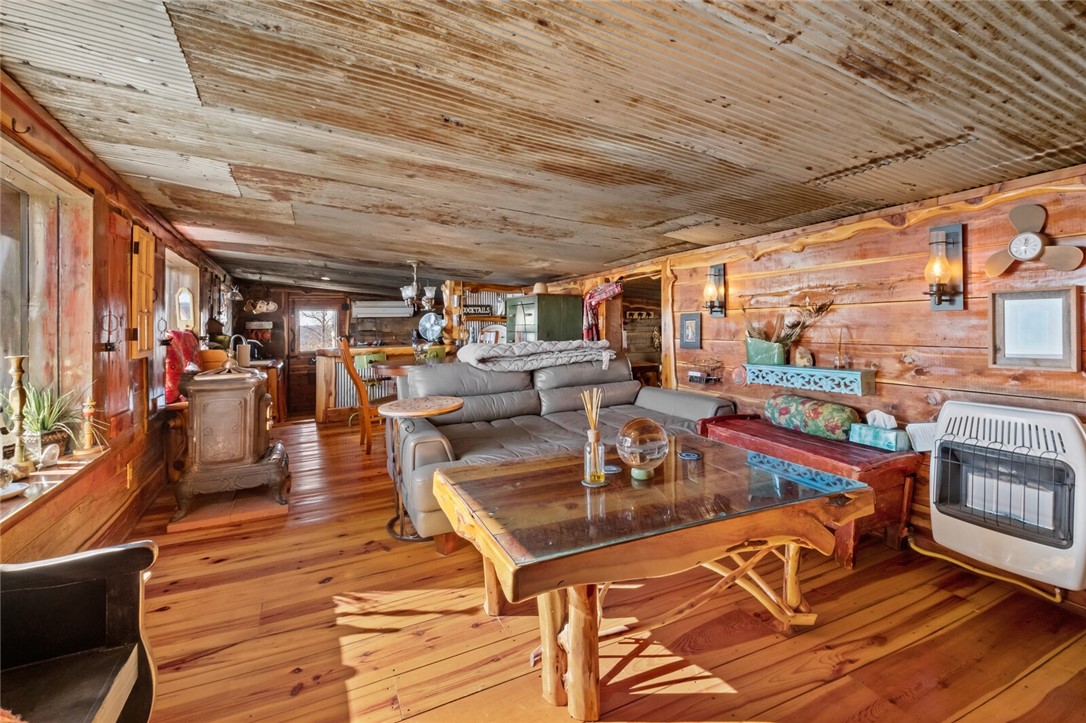 Eureka Springs, Arkansas, 72631, United States, ,Residential,For Sale,1837685