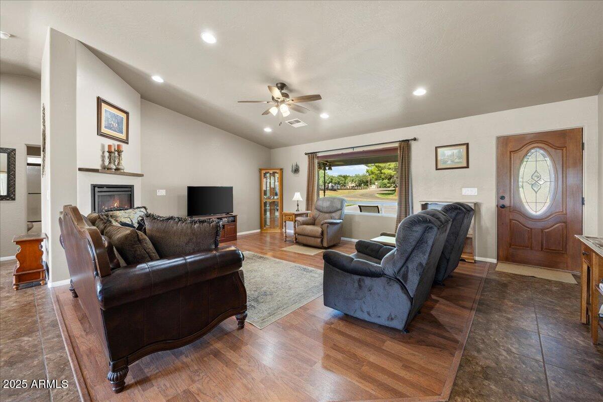 Camp Verde, Arizona, 86322, United States, 3 Bedrooms Bedrooms, ,2 BathroomsBathrooms,Residential,For Sale,1991337