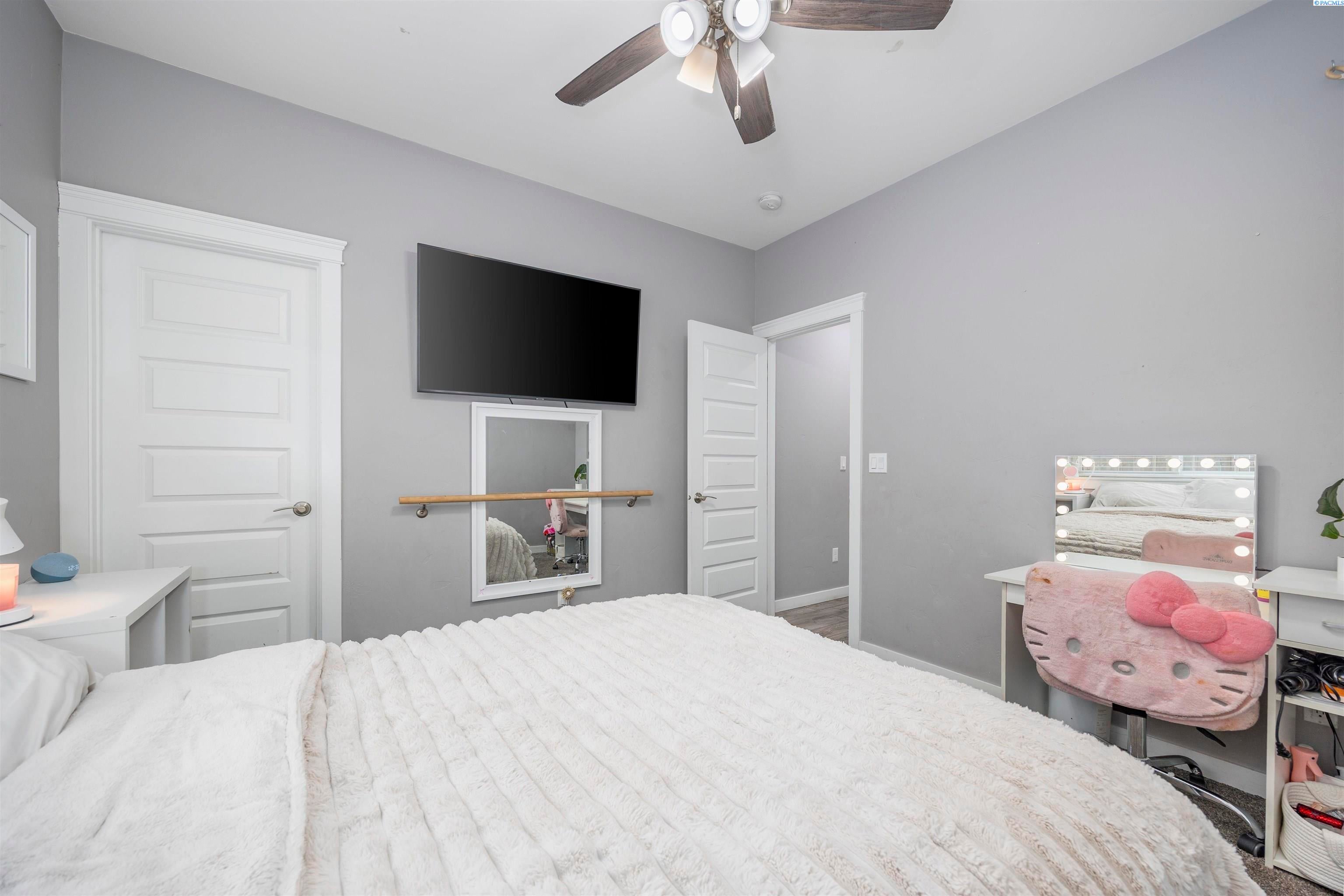 Pasco, Washington, 99301, United States, 6 Bedrooms Bedrooms, ,3 BathroomsBathrooms,Residential,For Sale,2005744