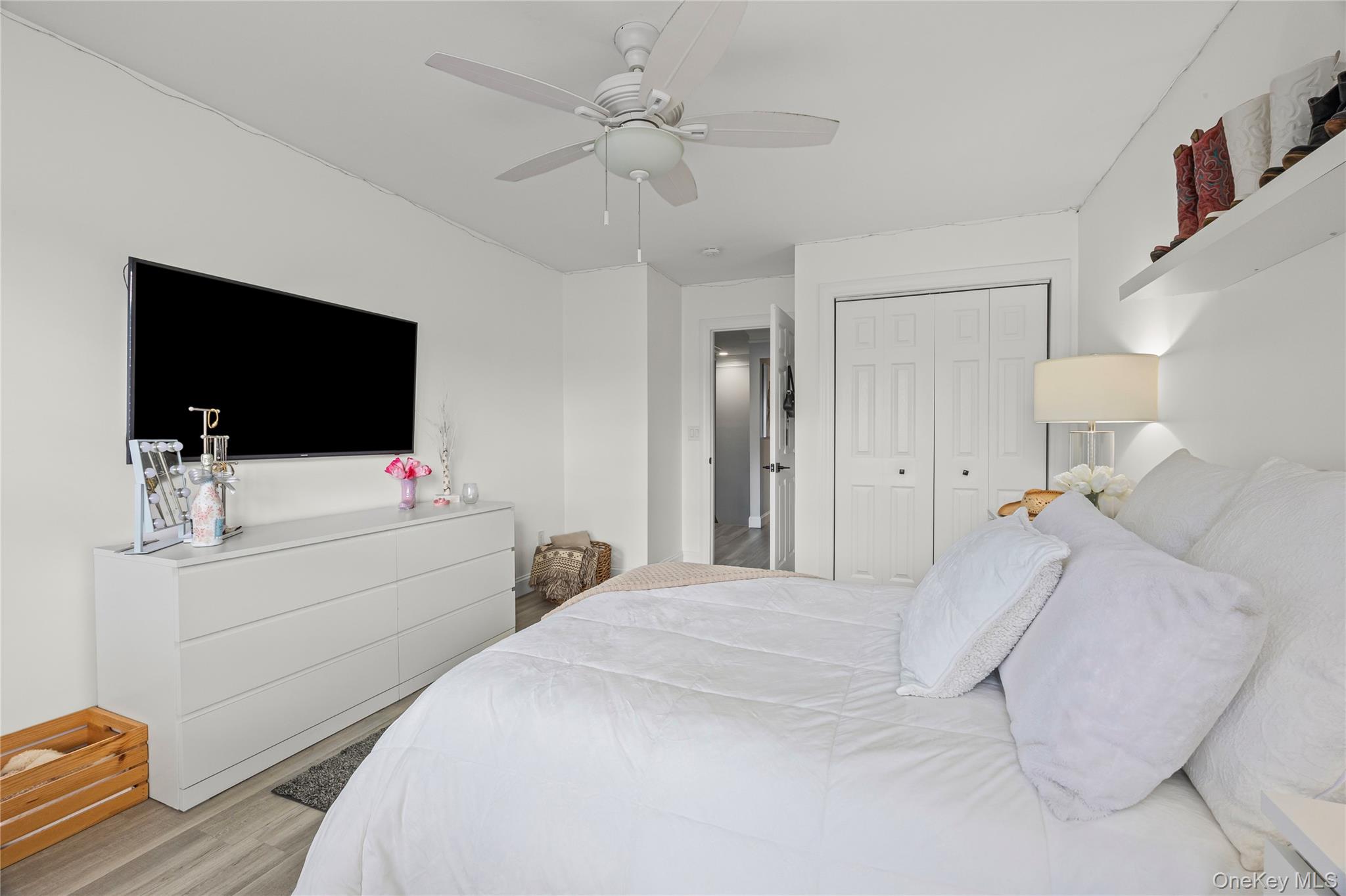 Middle Island, New York, 11953, United States, 2 Bedrooms Bedrooms, ,2 BathroomsBathrooms,Residential,For Sale,1986490