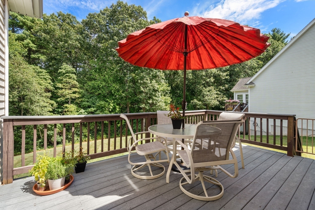 Kingston, Massachusetts, 02364, United States, 2 Bedrooms Bedrooms, ,3 BathroomsBathrooms,Residential,For Sale,1932418