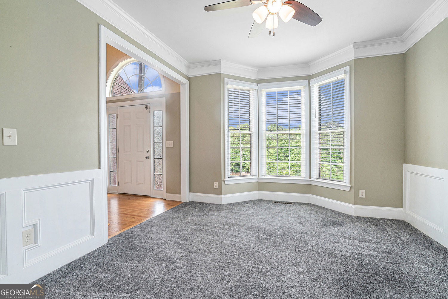 Snellville, Georgia, 30039, United States, 4 Bedrooms Bedrooms, ,5 BathroomsBathrooms,Residential,For Sale,1905137