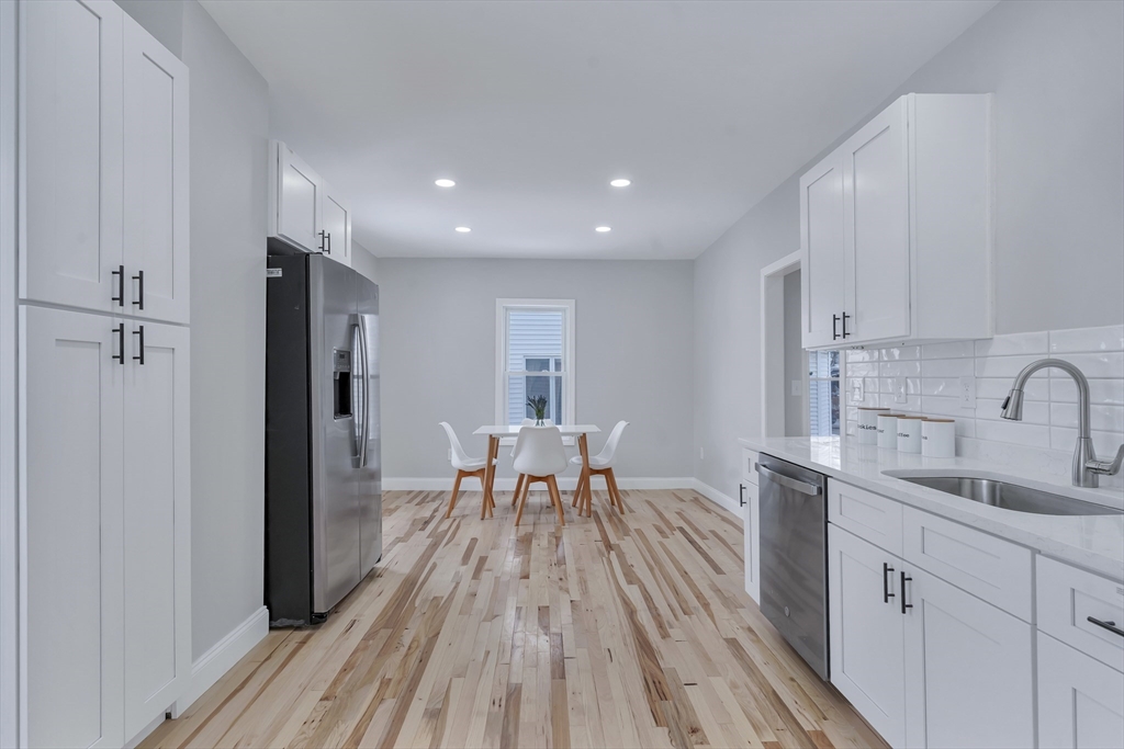 Dedham, Massachusetts, 02026, United States, 3 Bedrooms Bedrooms, ,2 BathroomsBathrooms,Residential,For Sale,2040275
