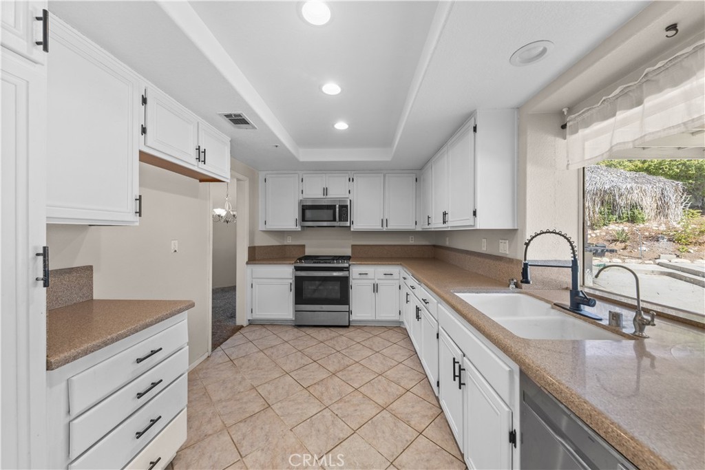 Highland, California, 92346, United States, 4 Bedrooms Bedrooms, ,3 BathroomsBathrooms,Residential,For Sale,1930729