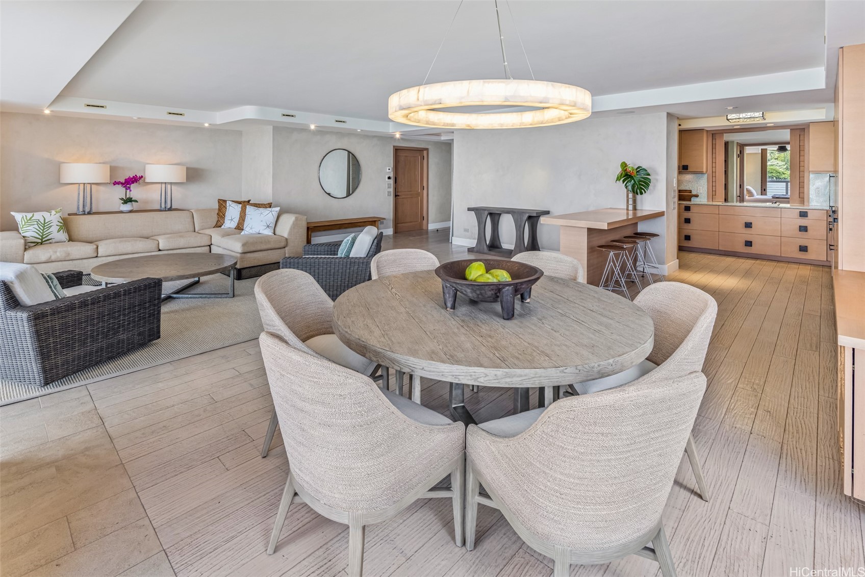 Honolulu, Hawaii, 96815, United States, 2 Bedrooms Bedrooms, ,2 BathroomsBathrooms,Residential,For Sale,1938853