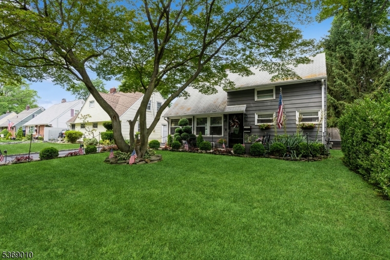 Rahway City, New Jersey, 07065, United States, 3 Bedrooms Bedrooms, ,2 BathroomsBathrooms,Residential,For Sale,1883212