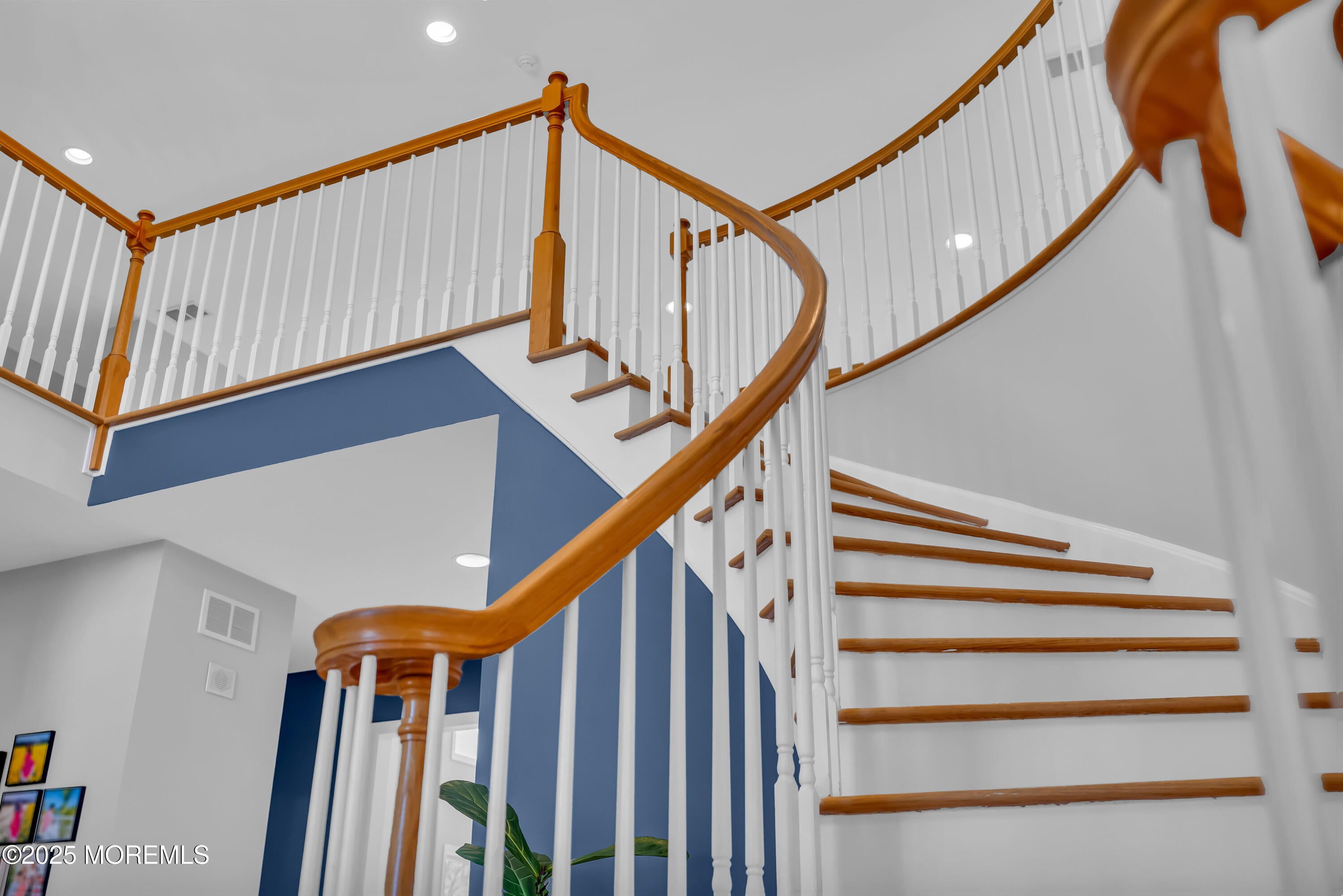 Manalapan, New Jersey, 07726, United States, 6 Bedrooms Bedrooms, ,5 BathroomsBathrooms,Residential,For Sale,1976013