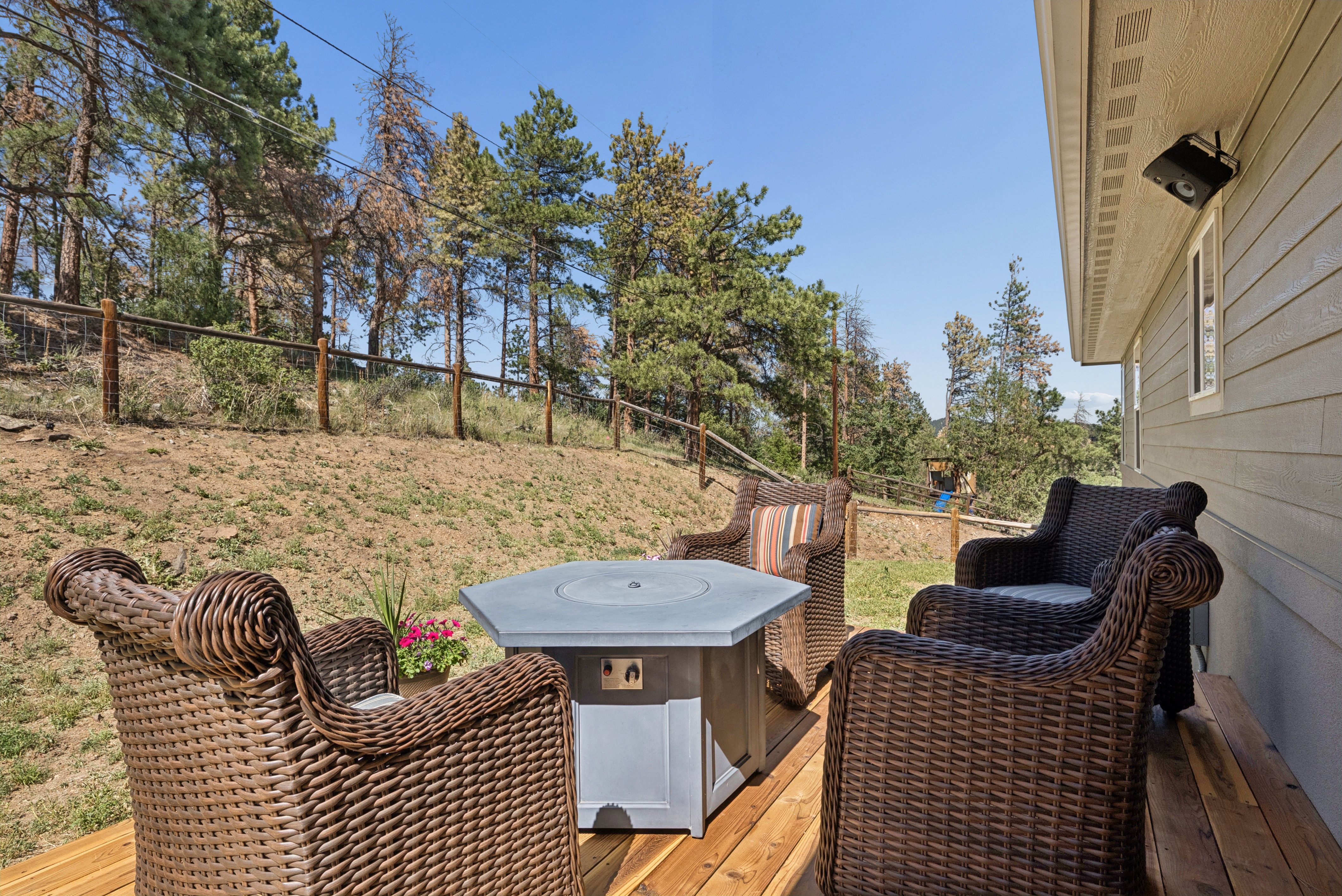 Raised Ranch Living with Spectacular Views - 物件實景