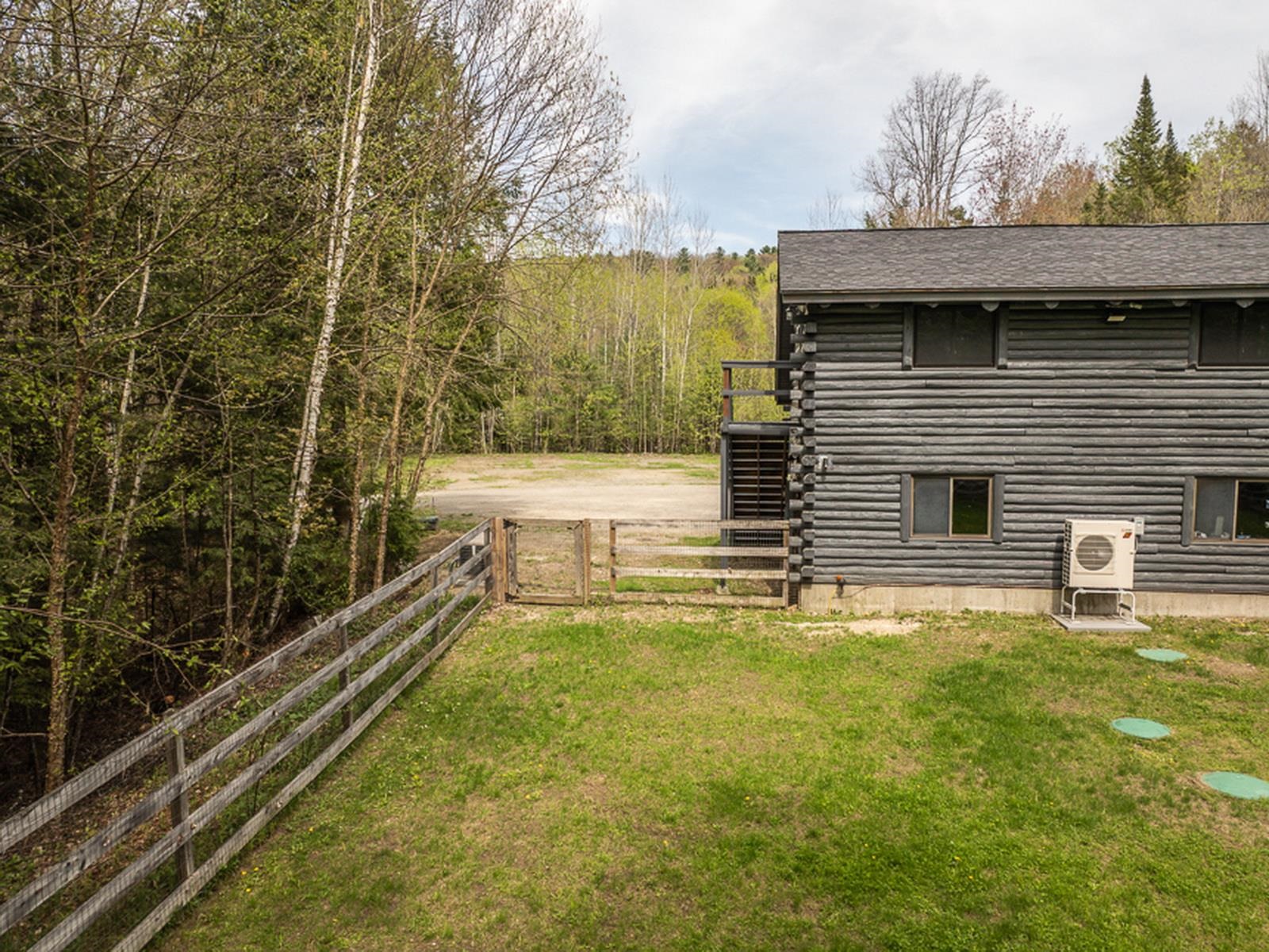 Littleton, New Hampshire, 03561, United States, 5 Bedrooms Bedrooms, ,2 BathroomsBathrooms,Residential,For Sale,1820898