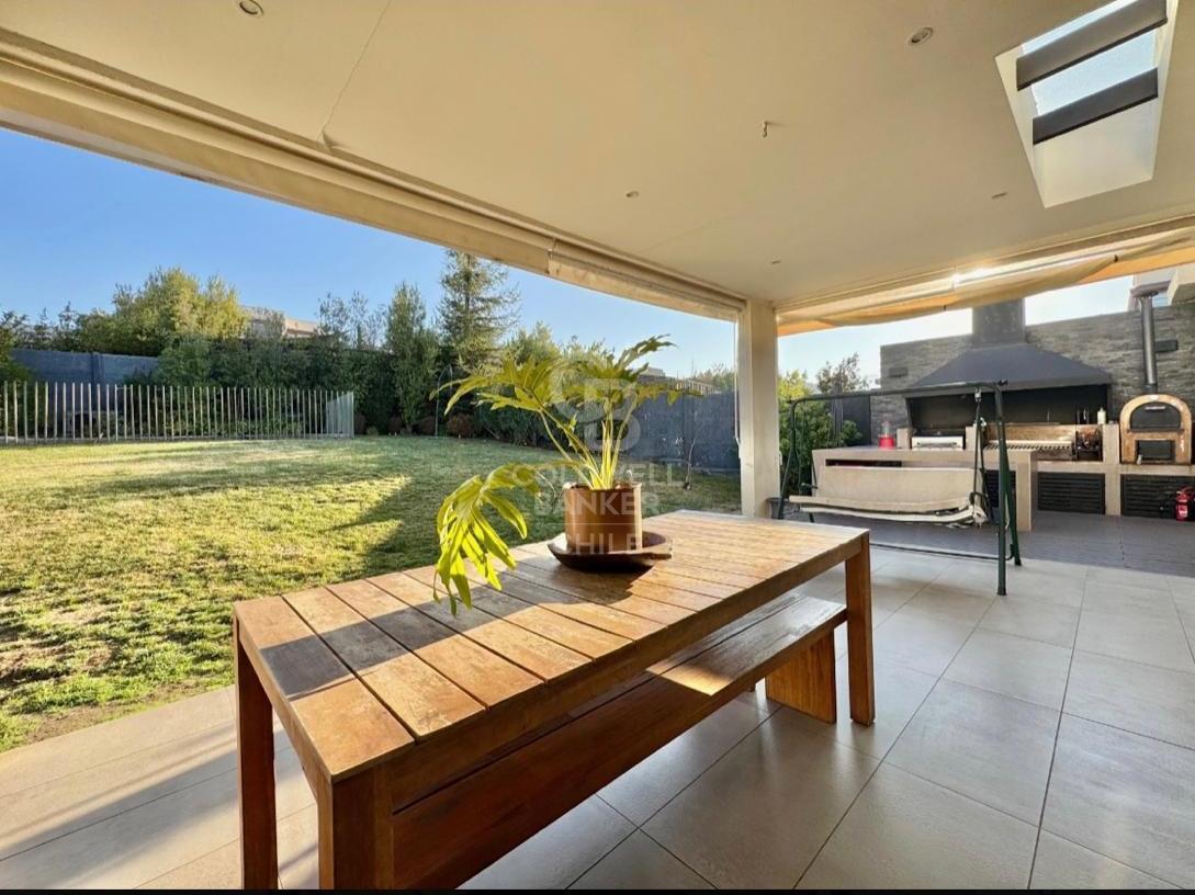 Lo Barnechea, Chile, 4 Bedrooms Bedrooms, ,4 BathroomsBathrooms,Residential,For Sale,1948613