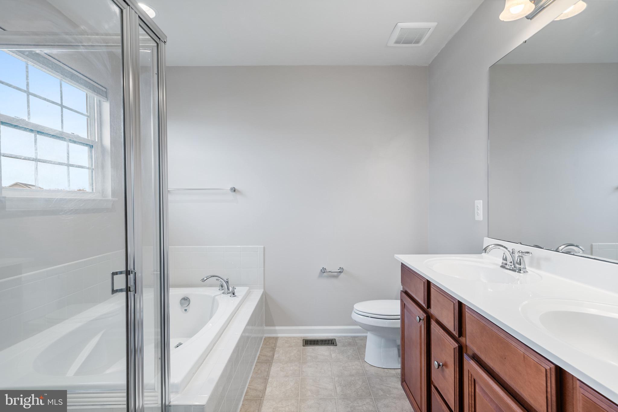 Waldorf, Maryland, 20602, United States, 4 Bedrooms Bedrooms, ,3 BathroomsBathrooms,Residential,For Sale,2001187