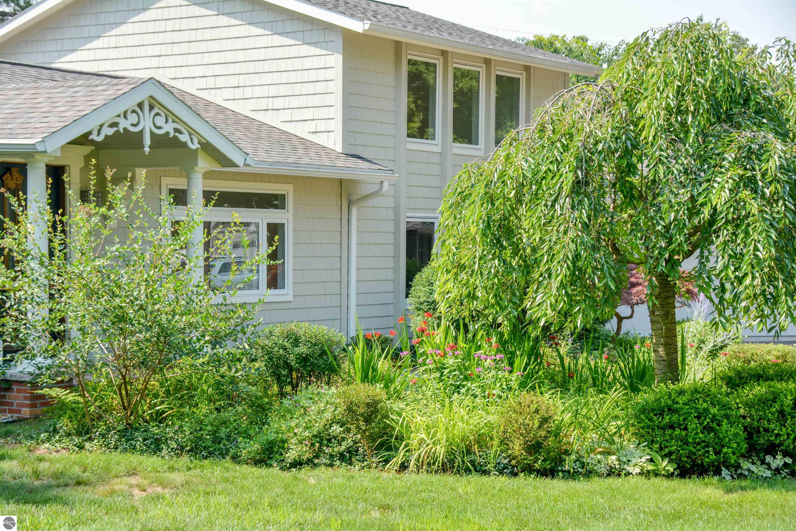 Traverse City, Michigan, 49686, United States, 4 Bedrooms Bedrooms, ,2 BathroomsBathrooms,Residential,For Sale,1908664