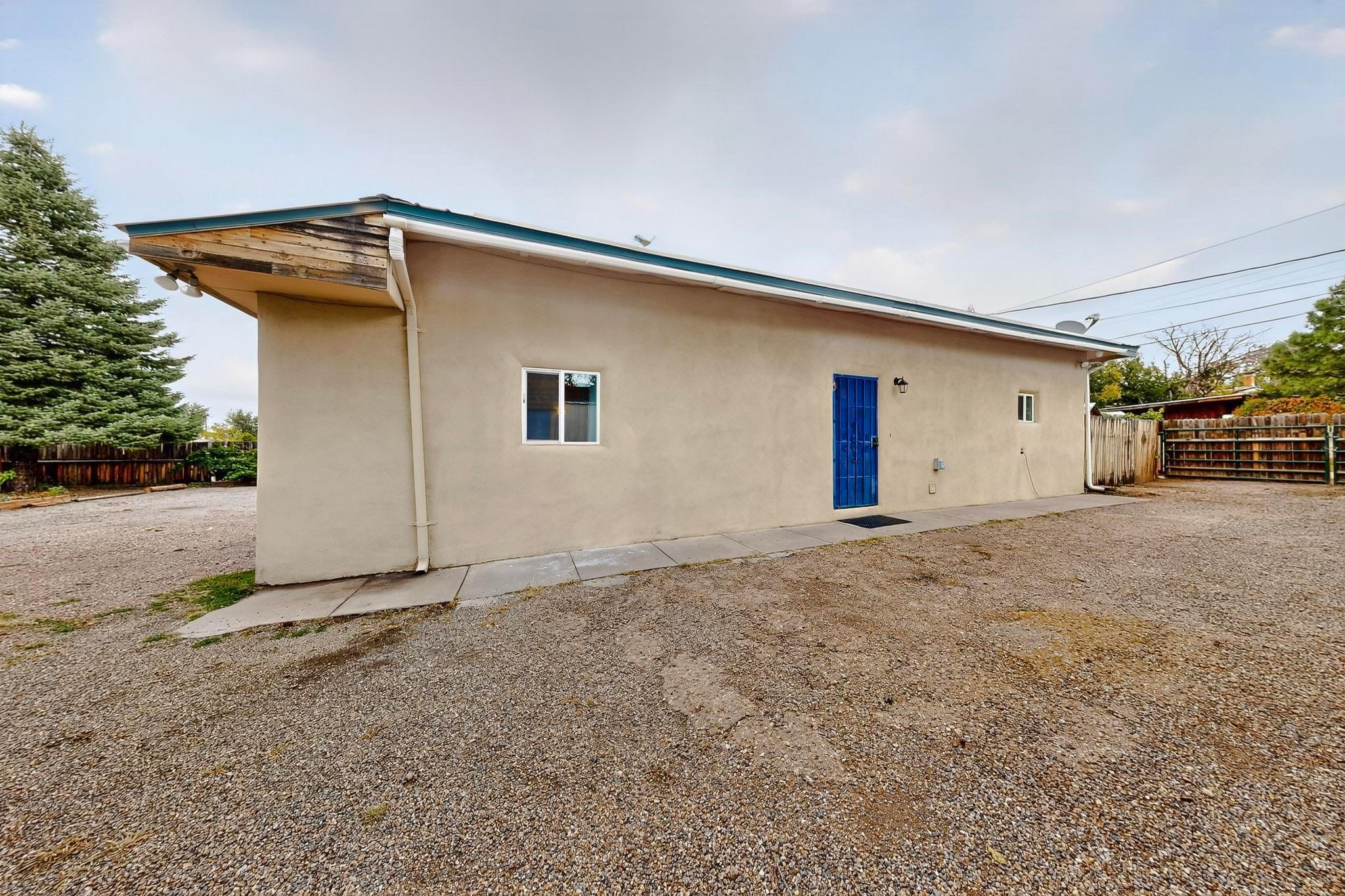 Santa Fe, New Mexico, 87505, United States, 3 Bedrooms Bedrooms, ,2 BathroomsBathrooms,Residential,For Sale,1971309