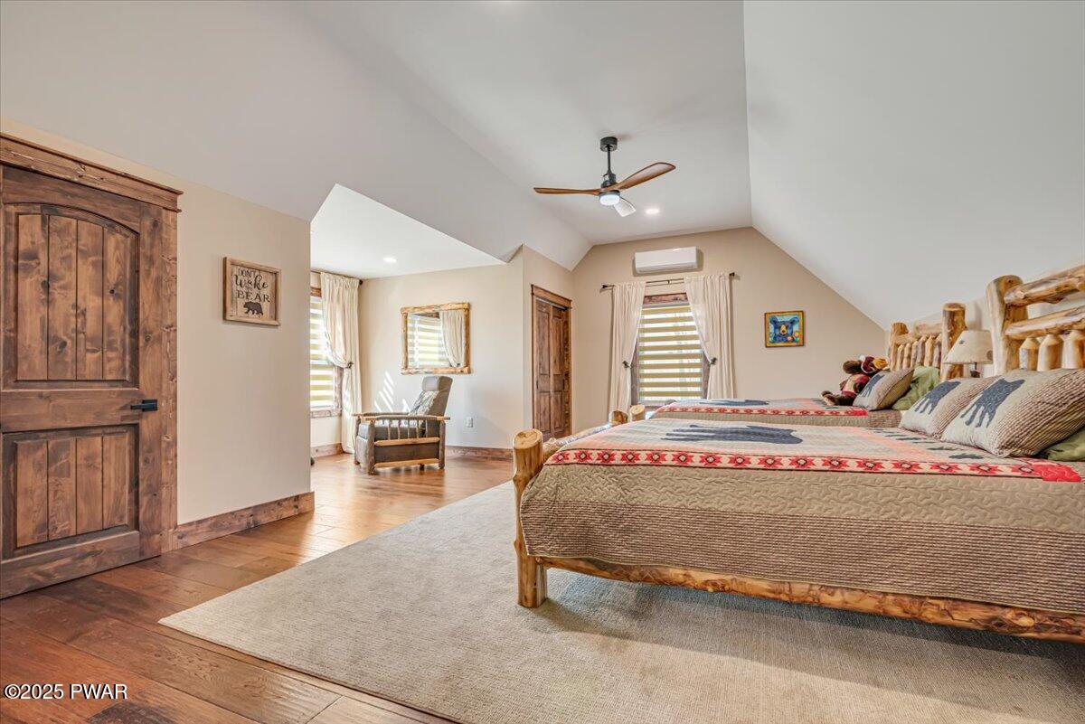 Lake Ariel, Pennsylvania, 18436, United States, 6 Bedrooms Bedrooms, ,4 BathroomsBathrooms,Residential,For Sale,2005698