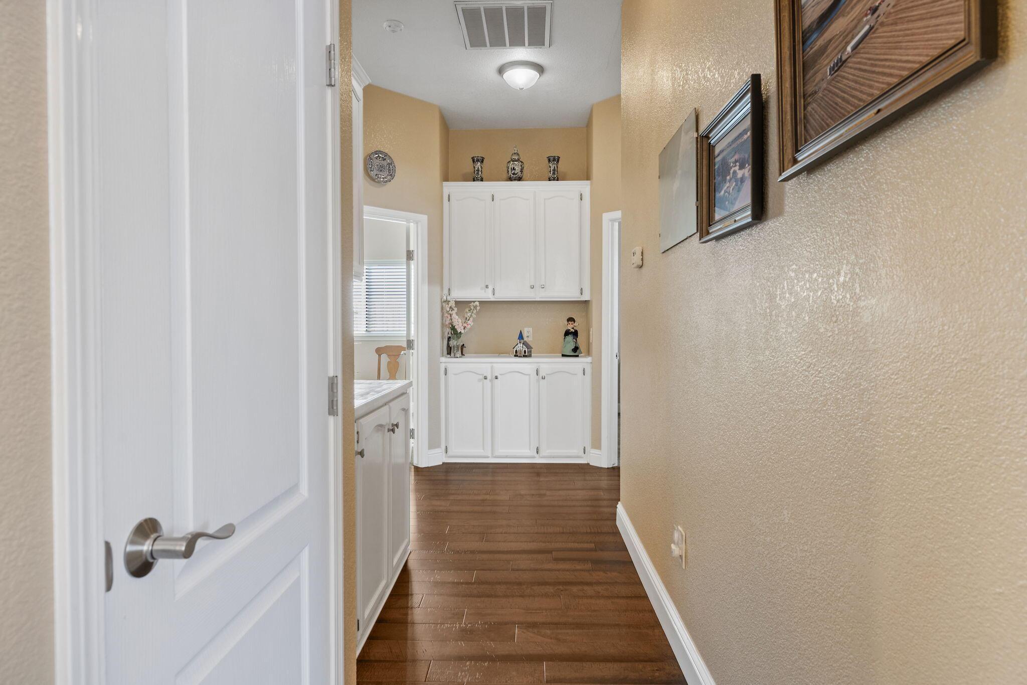 Visalia, California, 93292, United States, 4 Bedrooms Bedrooms, ,3 BathroomsBathrooms,Residential,For Sale,1977045