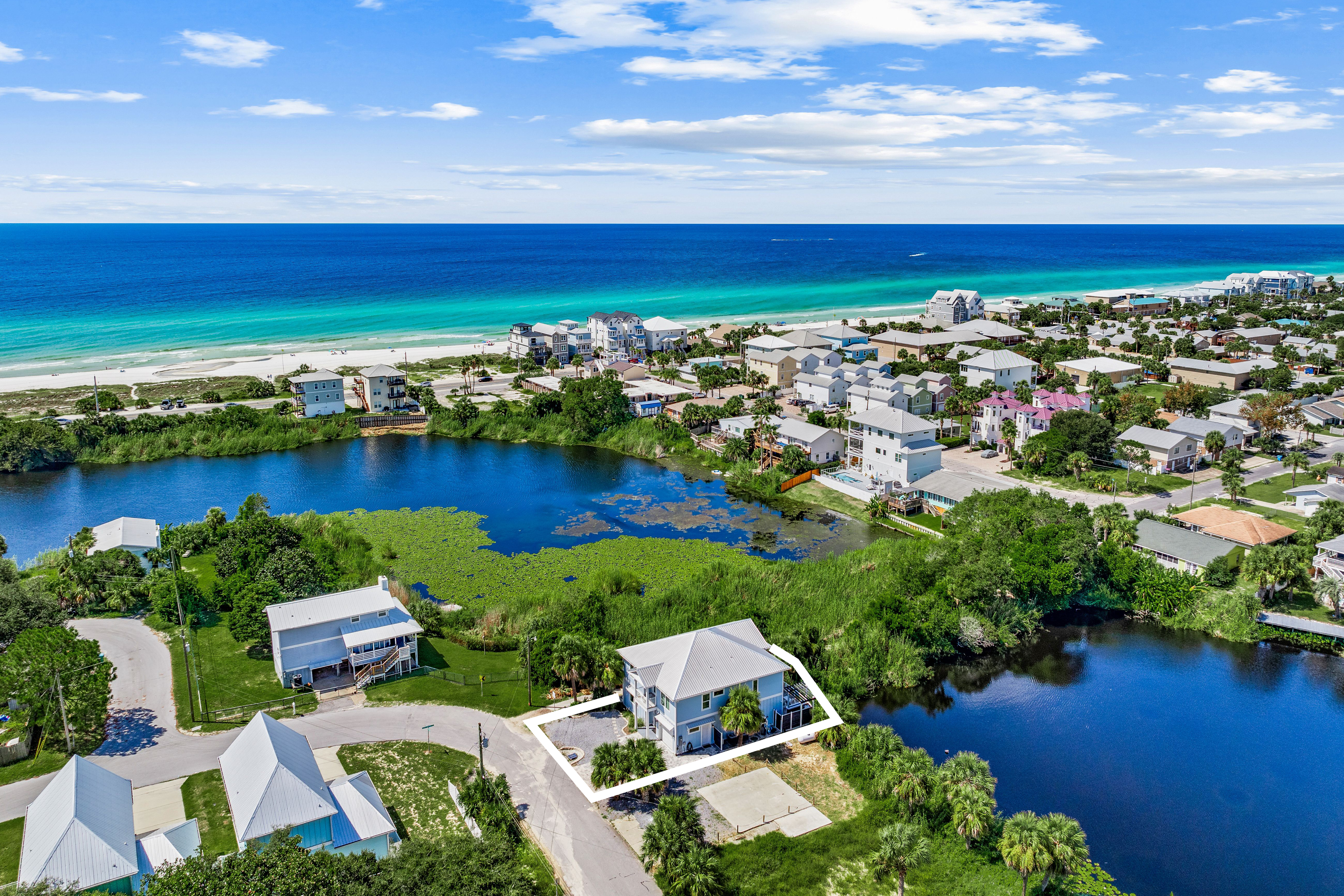  Custom Lakefront Retreat With Gulf Views And Private Pool - 物件實景