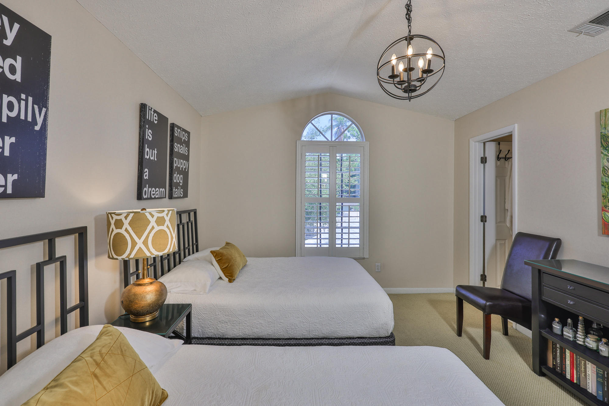 Tampa, Florida, 33629, United States, 2 Bedrooms Bedrooms, ,3 BathroomsBathrooms,Residential,For Sale,1981807