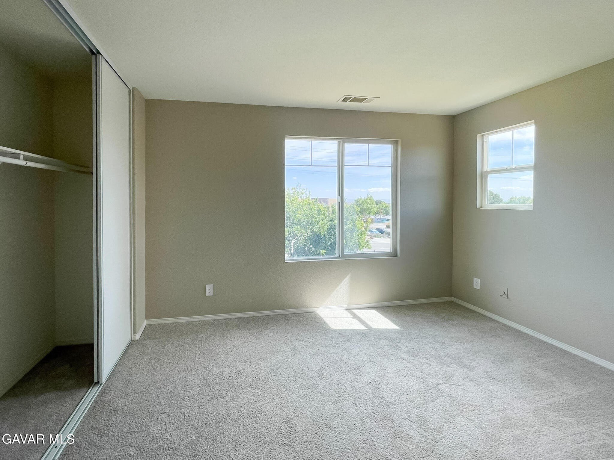 Palmdale, California, 93551, United States, 5 Bedrooms Bedrooms, ,3 BathroomsBathrooms,Residential,For Sale,2049343