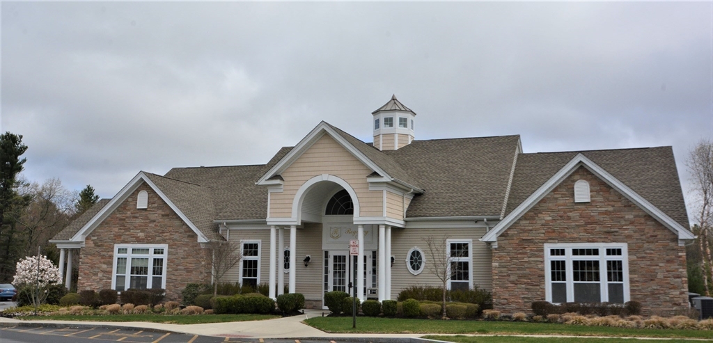 Methuen, Massachusetts, 01844, United States, 2 Bedrooms Bedrooms, ,3 BathroomsBathrooms,Residential,For Sale,1999139