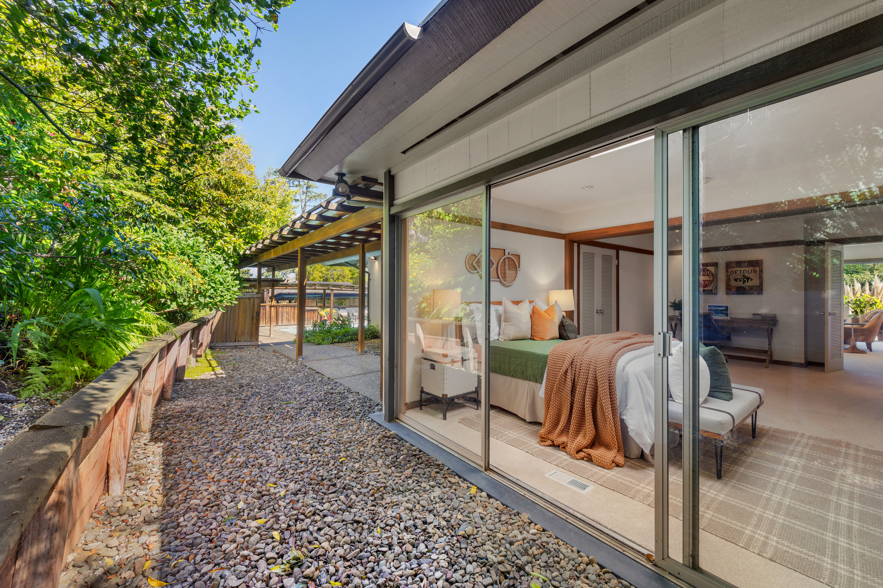  Single-Level Mid-Century Modern Home in the Coveted Flats of Belvedere - 物件實景