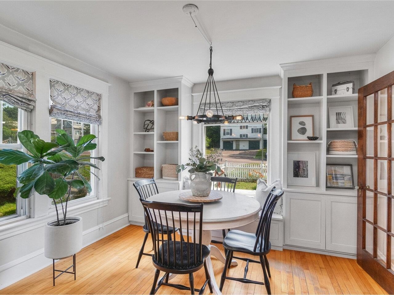 Burlington, Vermont, 05401, United States, 3 Bedrooms Bedrooms, ,2 BathroomsBathrooms,Residential,For Sale,1906339