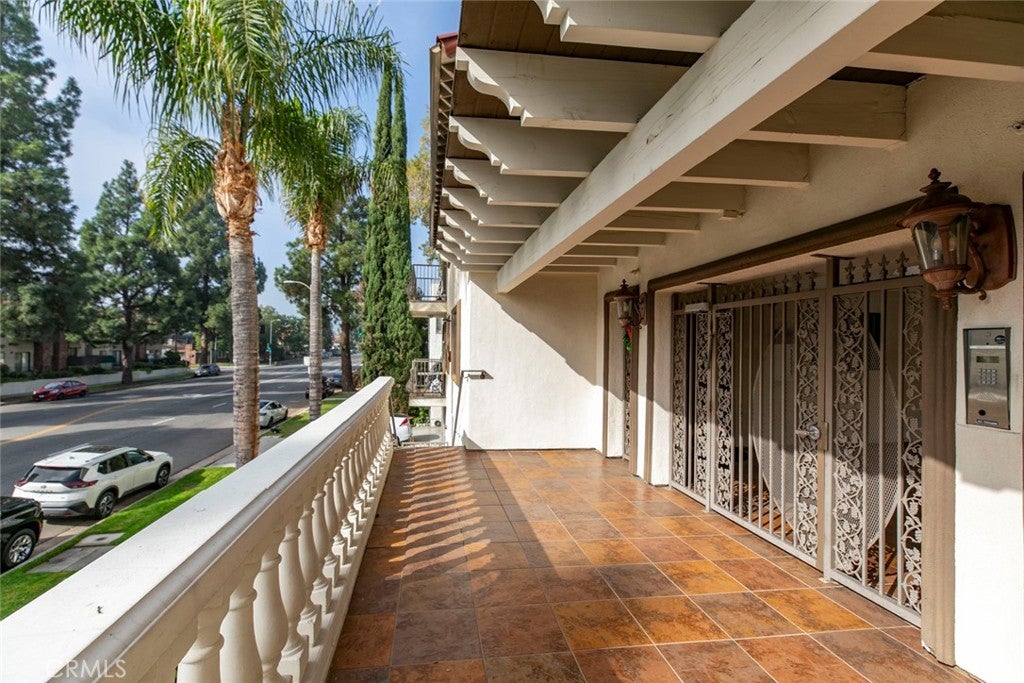 Granada Hills, California, 91344, United States, ,Residential,For Sale,1989571