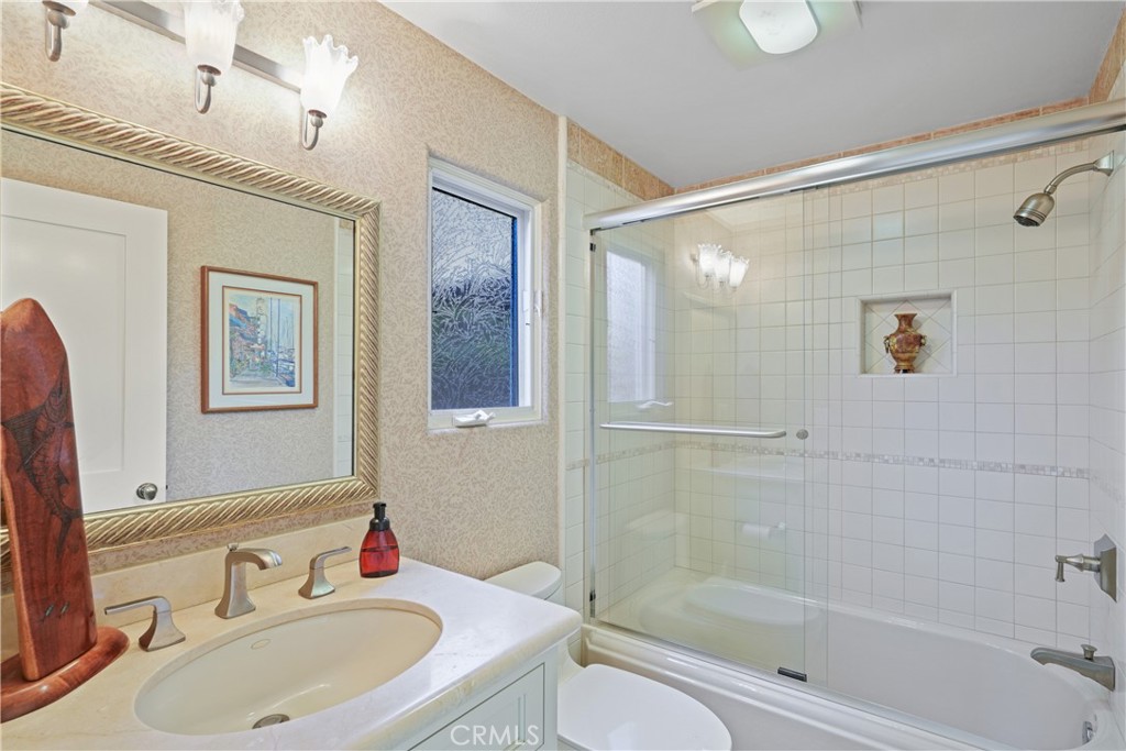 Huntington Beach, California, 92649, United States, 5 Bedrooms Bedrooms, ,5 BathroomsBathrooms,Residential,For Sale,1991081