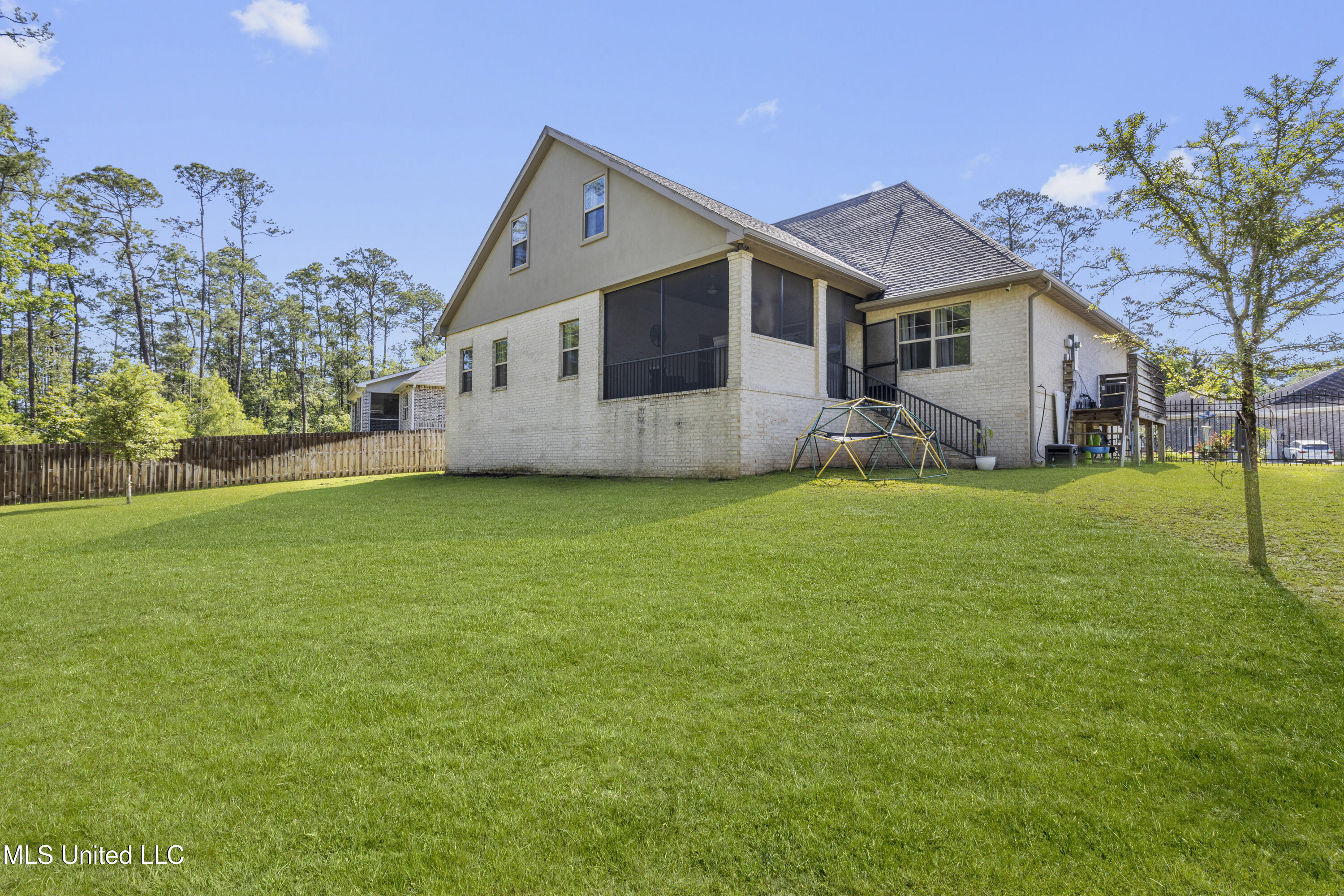 Ocean Springs, Mississippi, 39564, United States, 5 Bedrooms Bedrooms, ,3 BathroomsBathrooms,Residential,For Sale,1805037