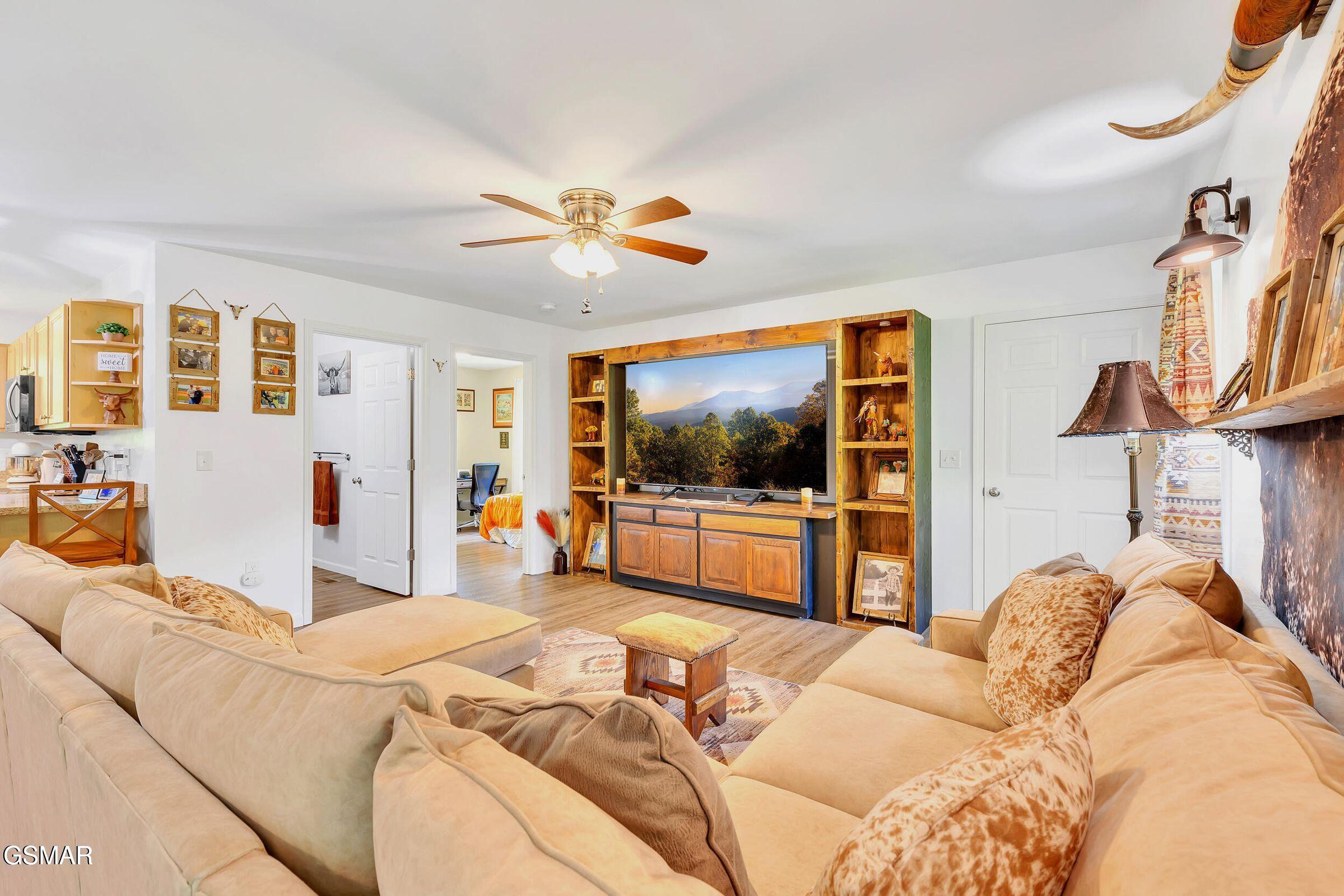 Bybee, Tennessee, 37713, United States, 4 Bedrooms Bedrooms, ,2 BathroomsBathrooms,Residential,For Sale,1980486