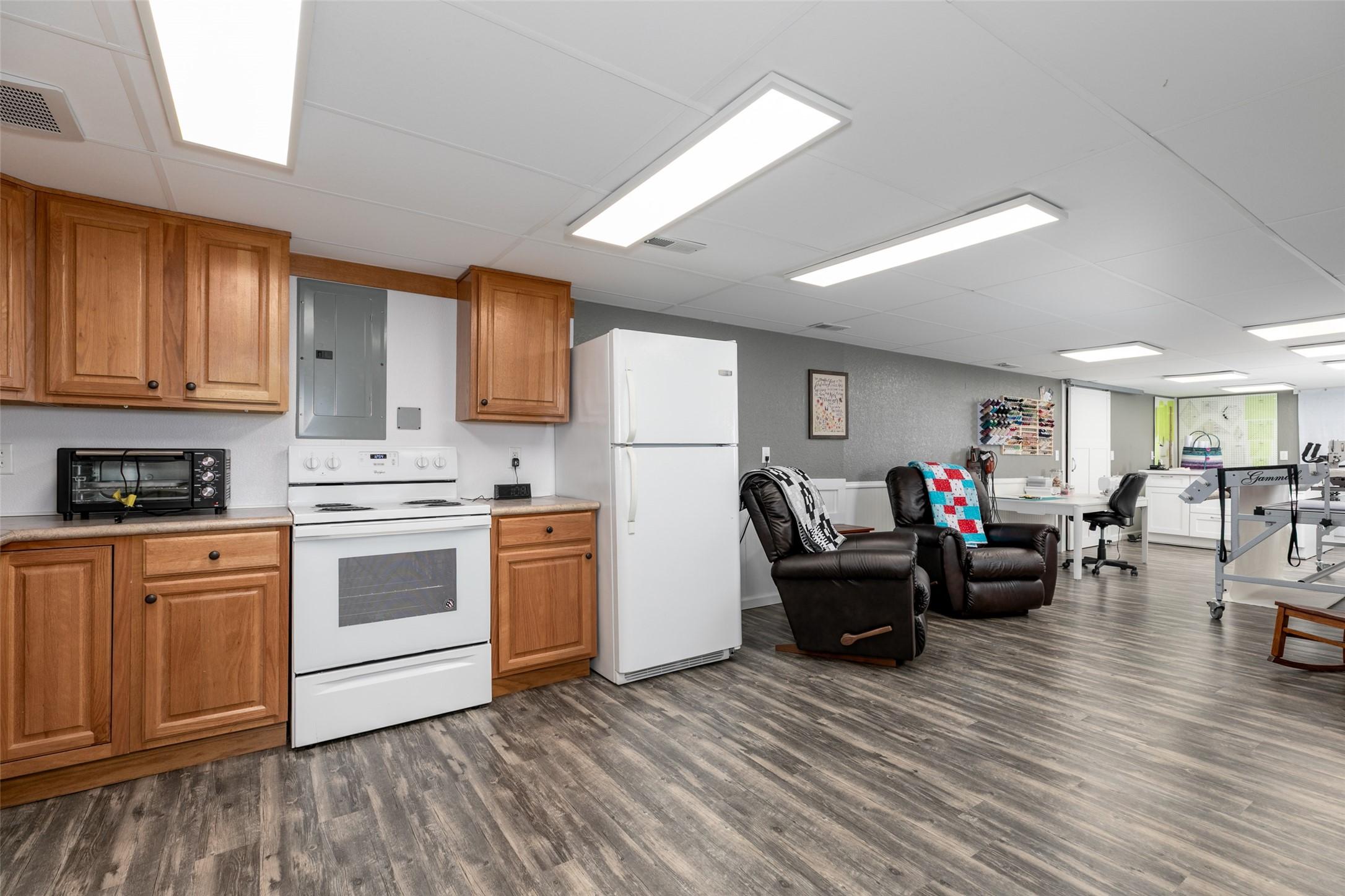 Monroe, Iowa, 50170, United States, 3 Bedrooms Bedrooms, ,3 BathroomsBathrooms,Residential,For Sale,1899560