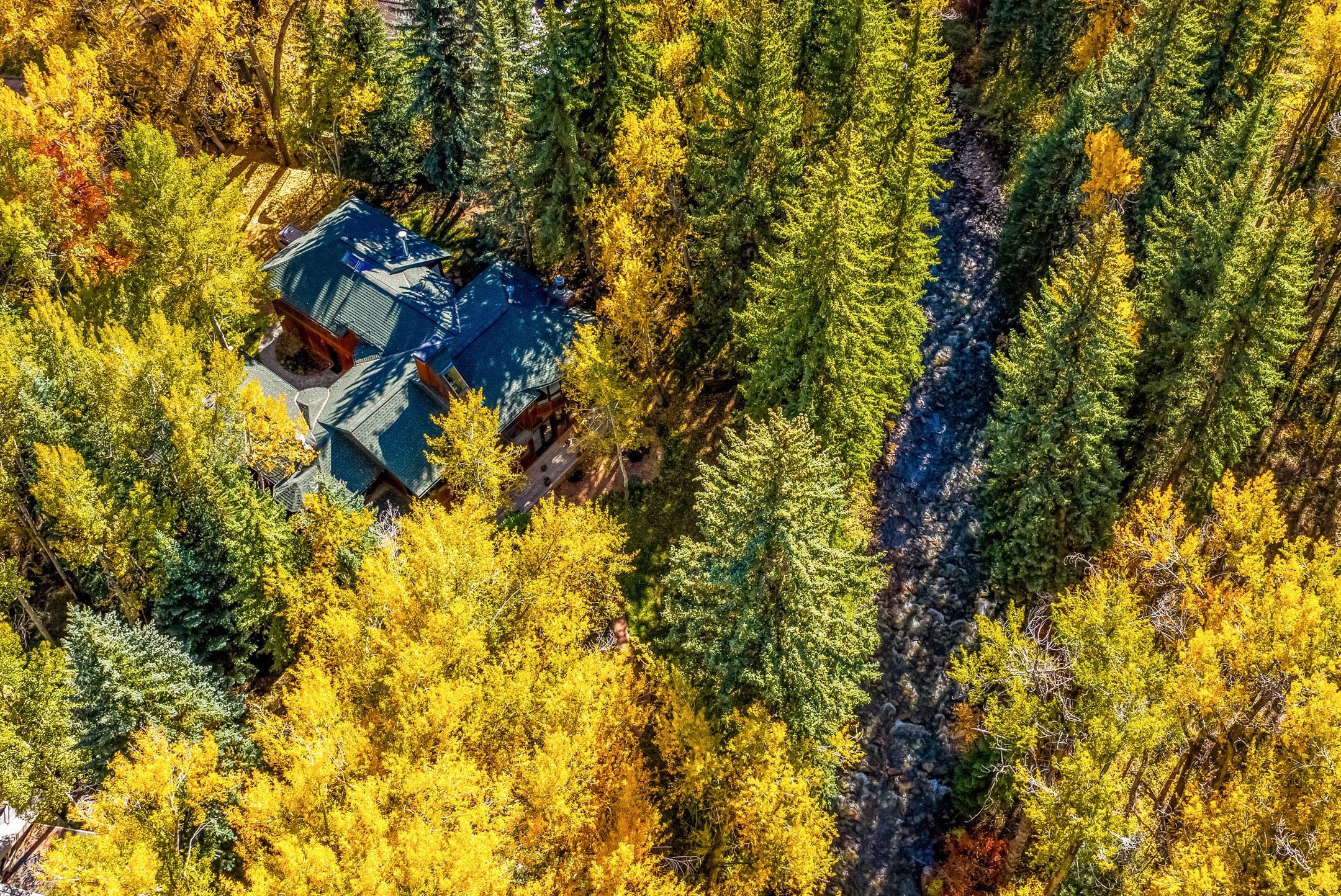  Live creekside in Aspen