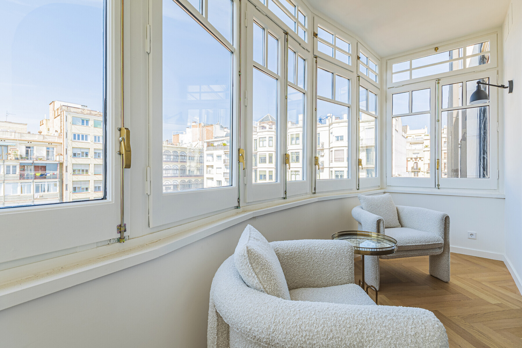  Elegant refurbished apartment of 221 m² in the Quadrat d