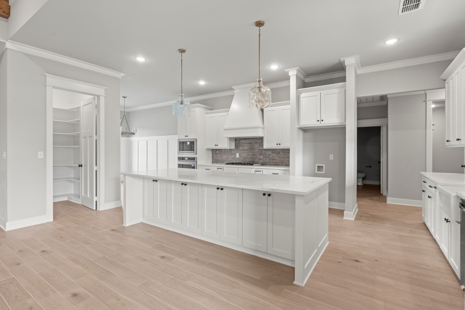 Tyler, Texas, 75704, United States, 3 Bedrooms Bedrooms, ,3 BathroomsBathrooms,Residential,For Sale,1979216