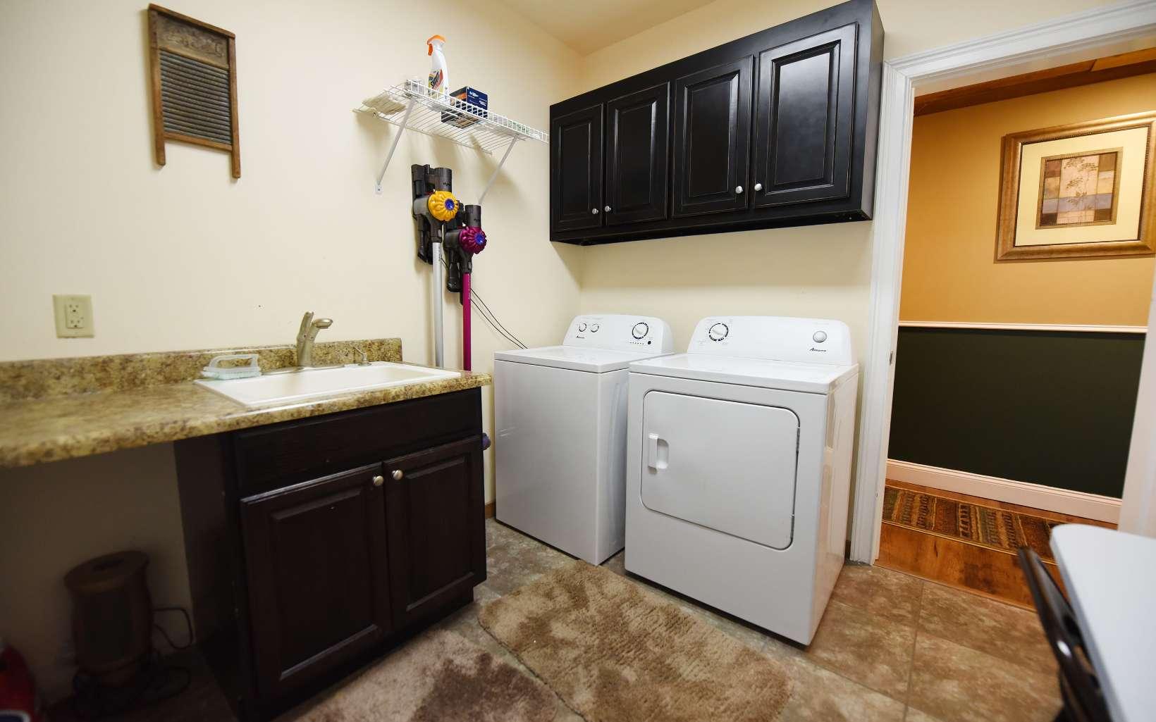 Hiawassee, Georgia, 30546, United States, 4 Bedrooms Bedrooms, ,4 BathroomsBathrooms,Residential,For Sale,1746240