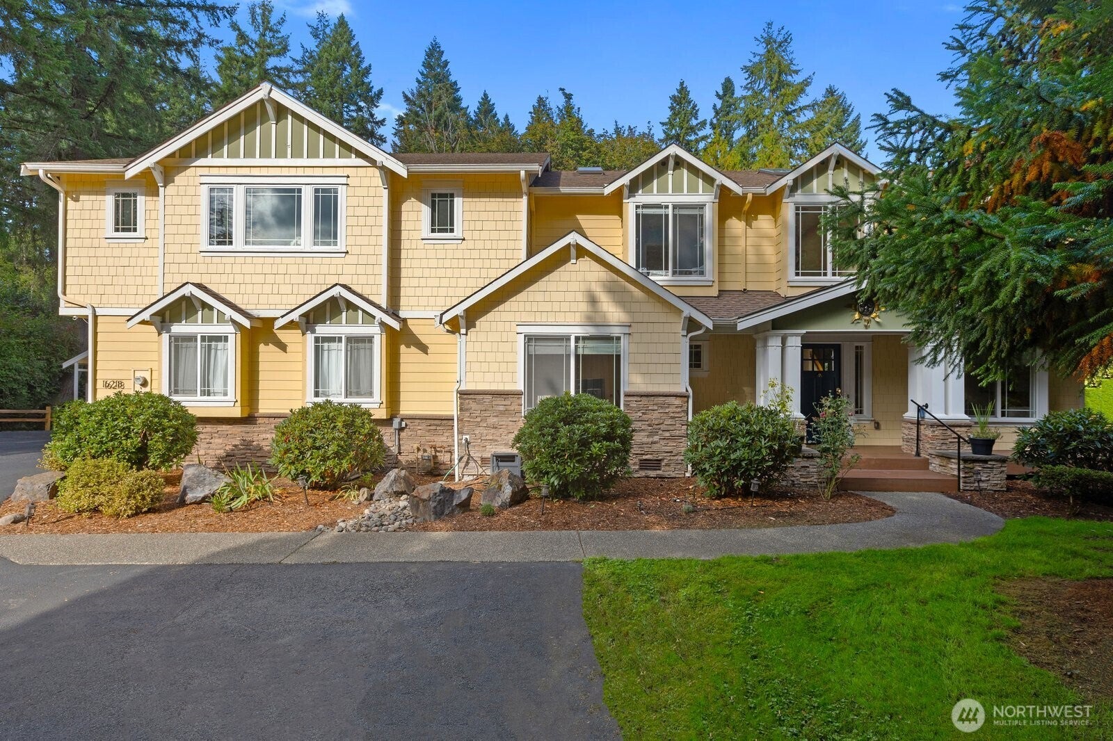 Woodinville, Washington, 98072, United States, 4 Bedrooms Bedrooms, ,2 BathroomsBathrooms,Residential,For Sale,1979397