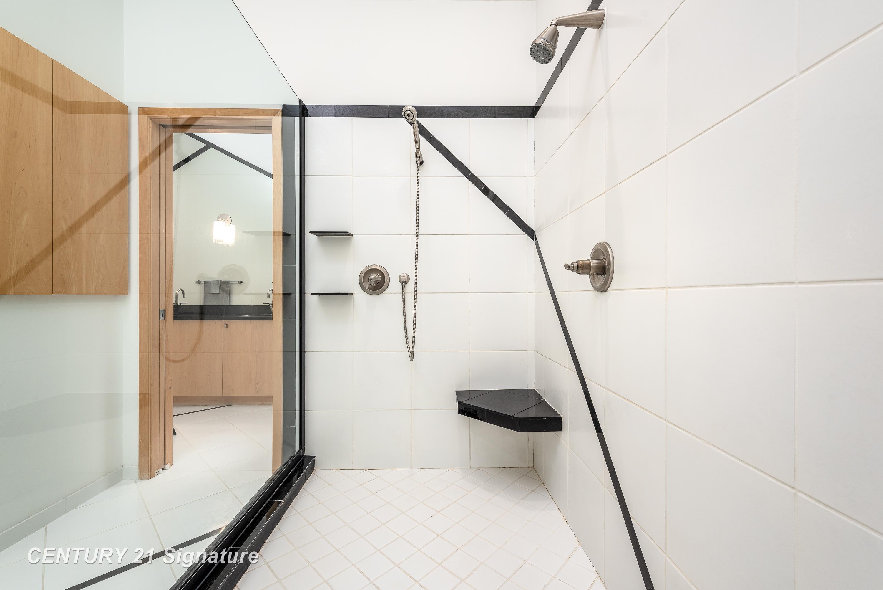 Midland, Michigan, 48642, United States, 4 Bedrooms Bedrooms, ,5 BathroomsBathrooms,Residential,For Sale,2019311