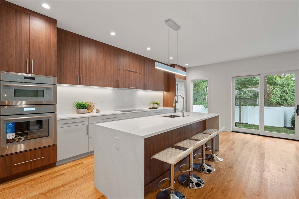 Newton, Massachusetts, 02460, United States, 5 Bedrooms Bedrooms, ,5 BathroomsBathrooms,Residential,For Sale,2000658